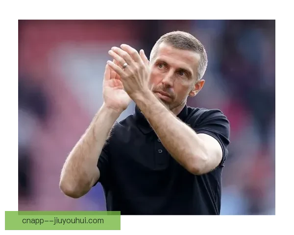 加里奥尼尔执掌狼队神奇保级之路带队逆袭实现英超生死时刻